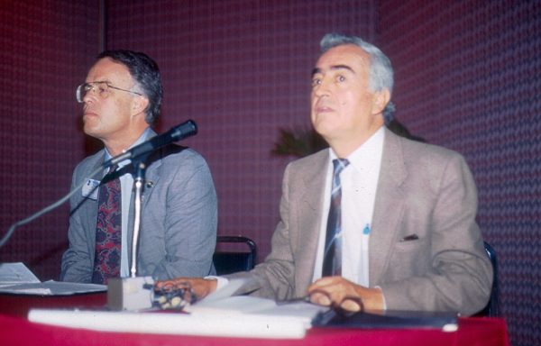 De izq. a der. John C. Capp del Servicio Forestal de los Estados Unidos, Presidente de la Mesa Forestal y el Ing. Jesús Veruette Fuentes, Subsecretaría Forestal de México, Vicepresidente de la Mesa Forestal.