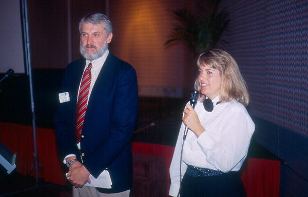 Dra. Barbara Holder. USDA, Forest Service. Presdiente de Mesa